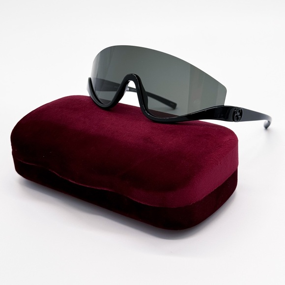 NEW GUCCI GG1650S 001 SHIELD BLACK WOMEN SUNGLASSES GUCCI - Picture 3 of 12